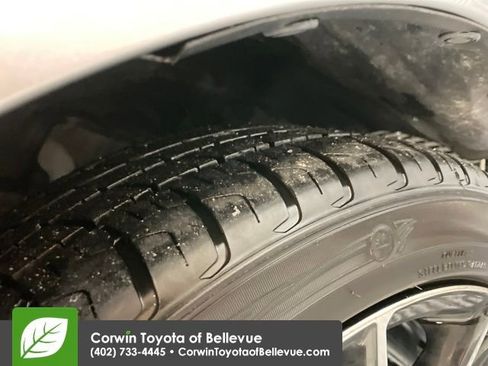 Used 2024 Toyota Camry SE image 27