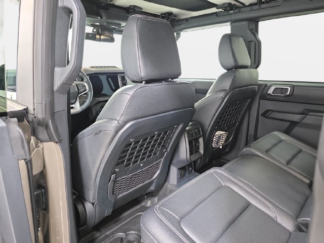 Used 2026 Ford Bronco Badlands AWD/4WD image 12