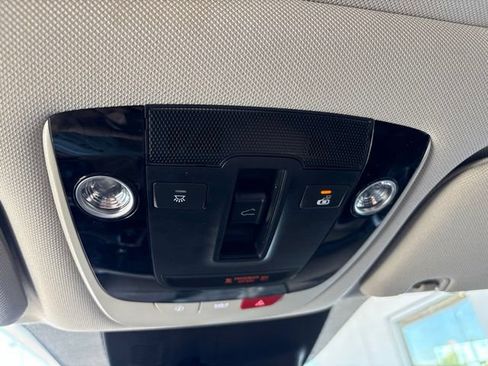 Used 2023 Kia Sorento S w/ Panoramic Sunroof Package FWD image 18