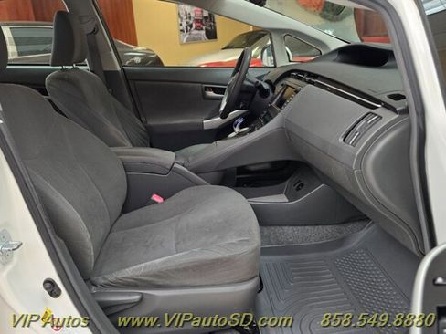 Used 2010 Toyota Prius Three image 16