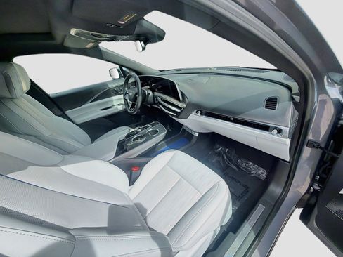 Used 2024 Cadillac Lyriq Luxury AWD/4WD image 32