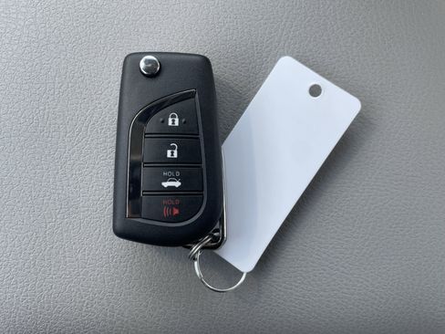 Used 2024 Toyota Camry SE image 28