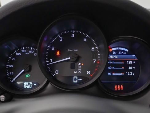 Used 2025 Porsche Macan image 26