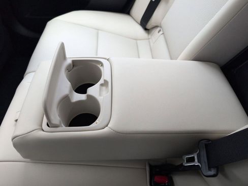 Certified 2025 Lexus ES 300h w/ Premium Package image 18