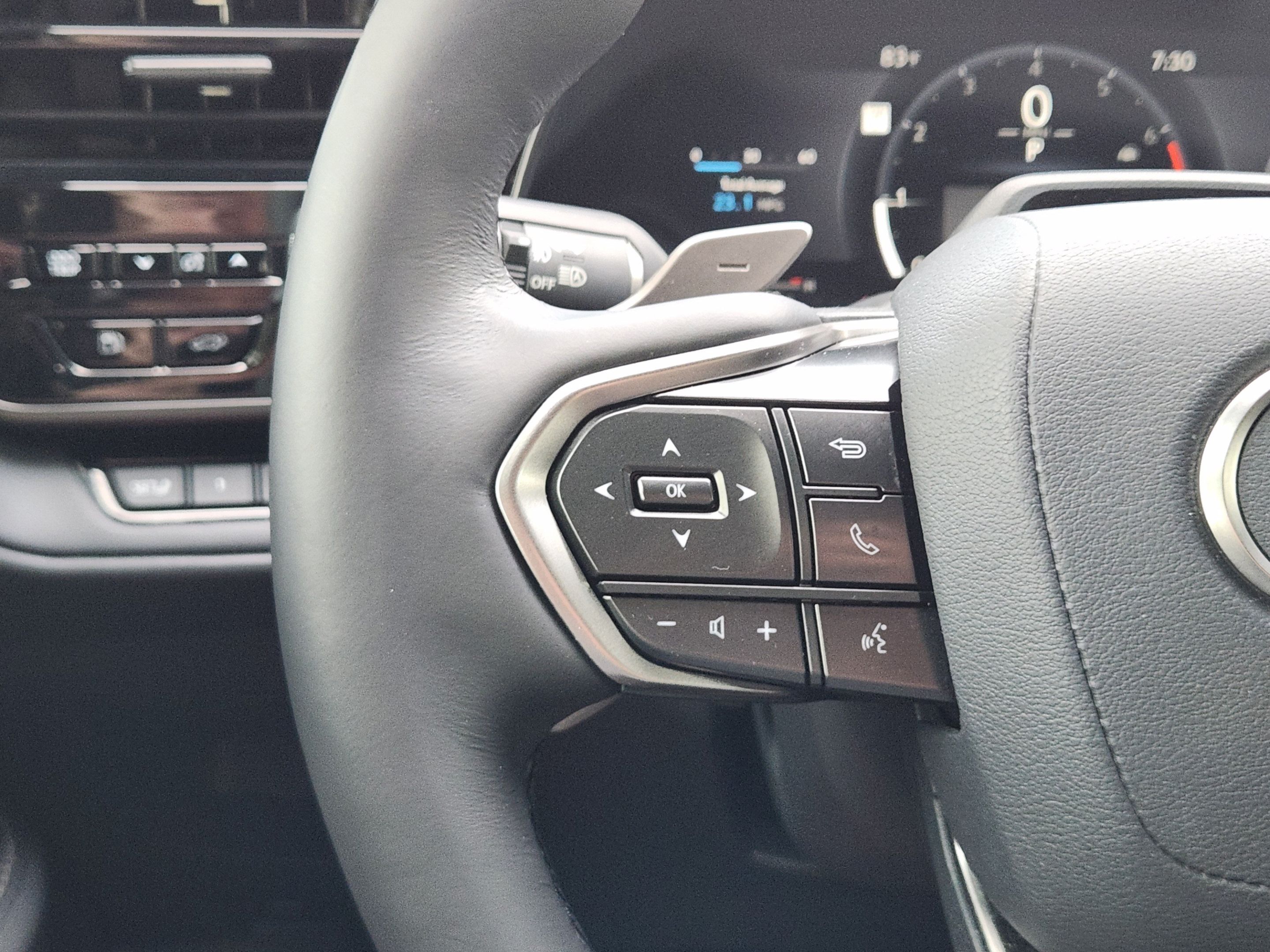 Used 2025 Lexus TX 350 AWD w/ Technology Package image 22