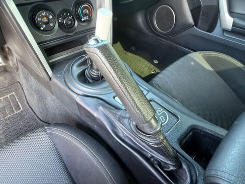 Used 2017 Toyota 86 RWD image 21