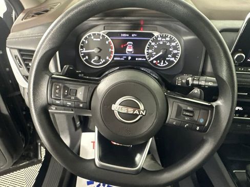 Used 2023 Nissan Rogue SV image 25