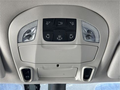 Used 2023 Chrysler Pacifica Limited image 27