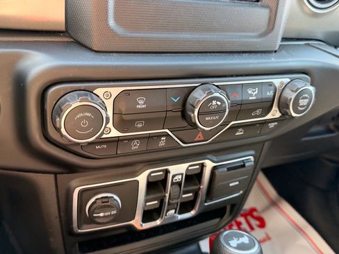 Used 2023 Jeep Wrangler Unlimited Sport AWD/4WD image 19
