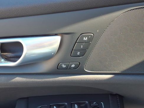 Certified 2025 Volvo S60 B5 Core image 16