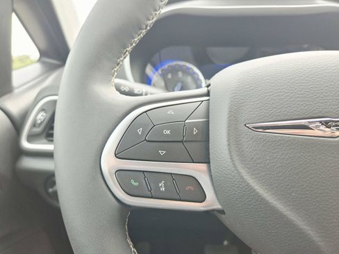 Used 2026 Chrysler Pacifica Select FWD image 23