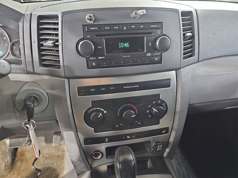 Used 2006 Jeep Grand Cherokee Laredo image 23