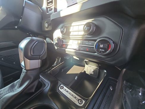 Used 2025 Ford Bronco Big Bend image 20