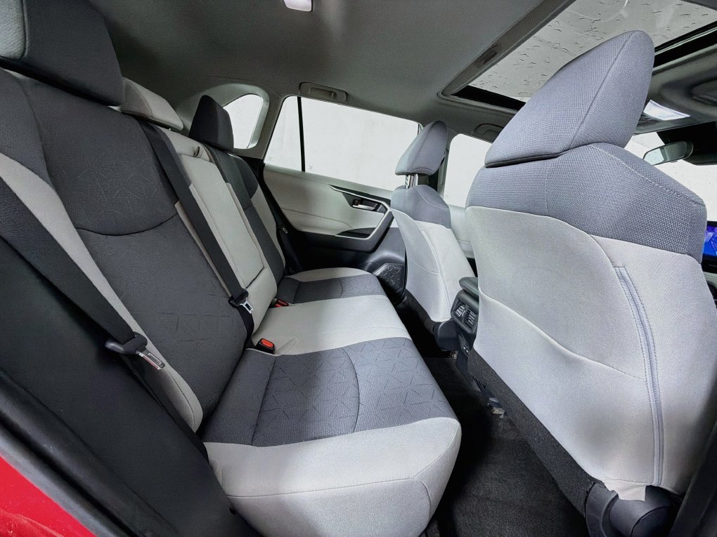 Used 2023 Toyota RAV4 XLE w/ Convenience Package FWD image 28