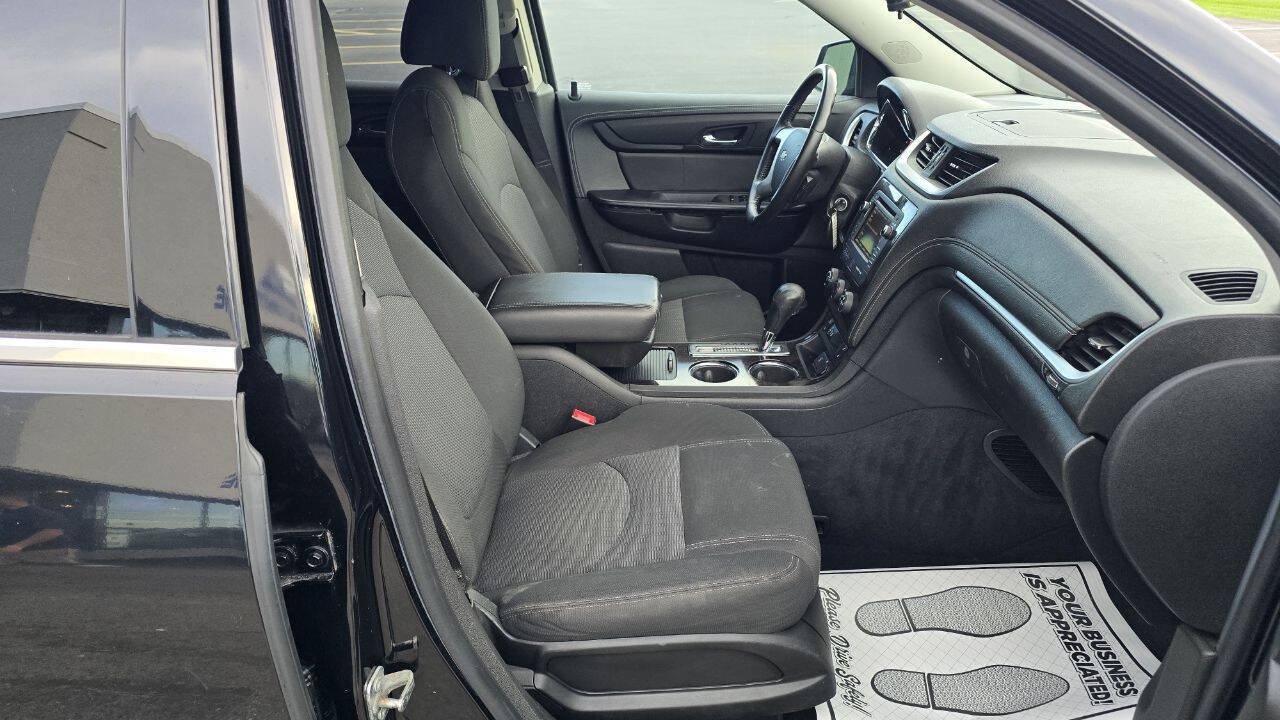 Used 2016 Chevrolet Traverse LT w/ Style and Technology Package FWD image 15