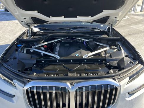 Used 2024 BMW X7 xDrive40i w/ Executive Package image 29