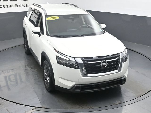Used 2025 Nissan Pathfinder SV FWD image 52