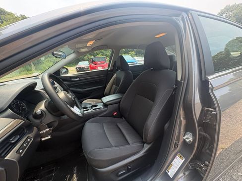 Used 2025 Nissan Altima 2.5 SV FWD image 20