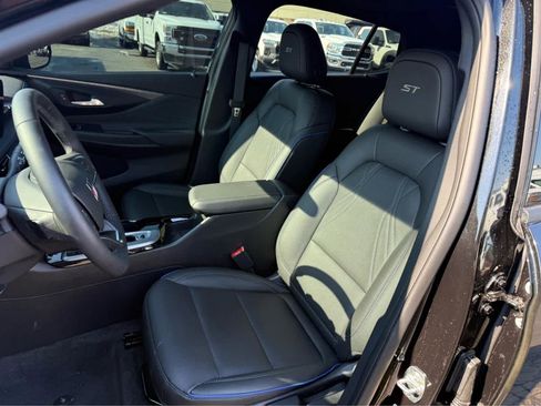 Used 2026 Buick Envista Sport Touring w/ Convenience II Package image 11