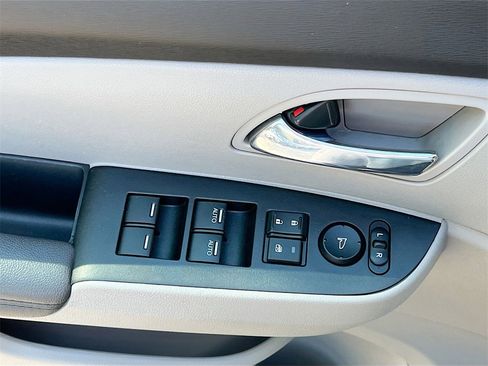 Used 2016 Honda Odyssey EX-L image 17