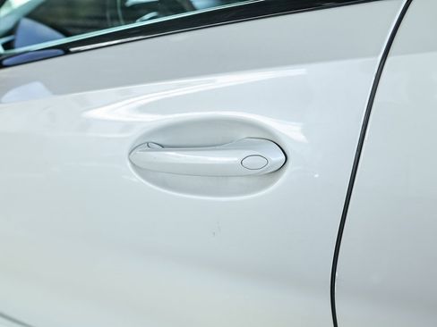 Used 2023 BMW X6 M50i w/ Executive Package image 17