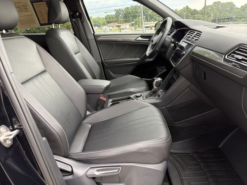 Used 2022 Volkswagen Tiguan SE R-Line AWD/4WD image 29