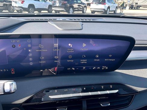 Used 2025 Buick Enclave Sport Touring image 22