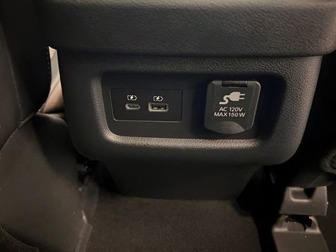 Used 2023 Nissan Pathfinder Platinum AWD/4WD image 15