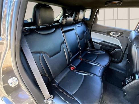 Used 2023 Jeep Compass Limited image 25