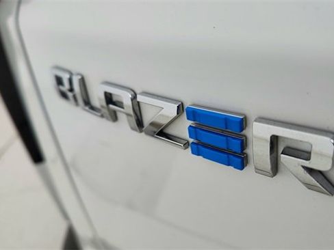 Used 2024 Chevrolet Blazer EV LT image 17