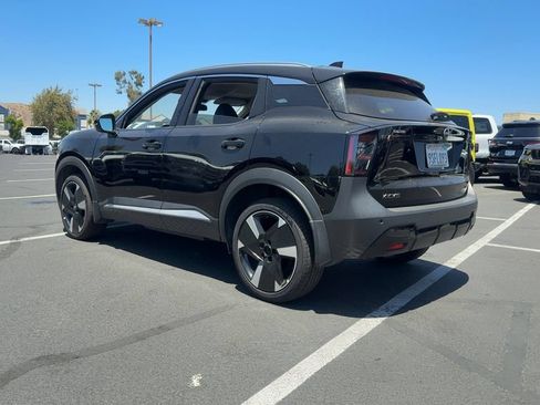 Used 2025 Nissan Kicks SR FWD image 8