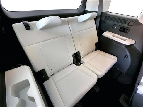 Used 2025 Hyundai Santa Fe Calligraphy FWD image 32
