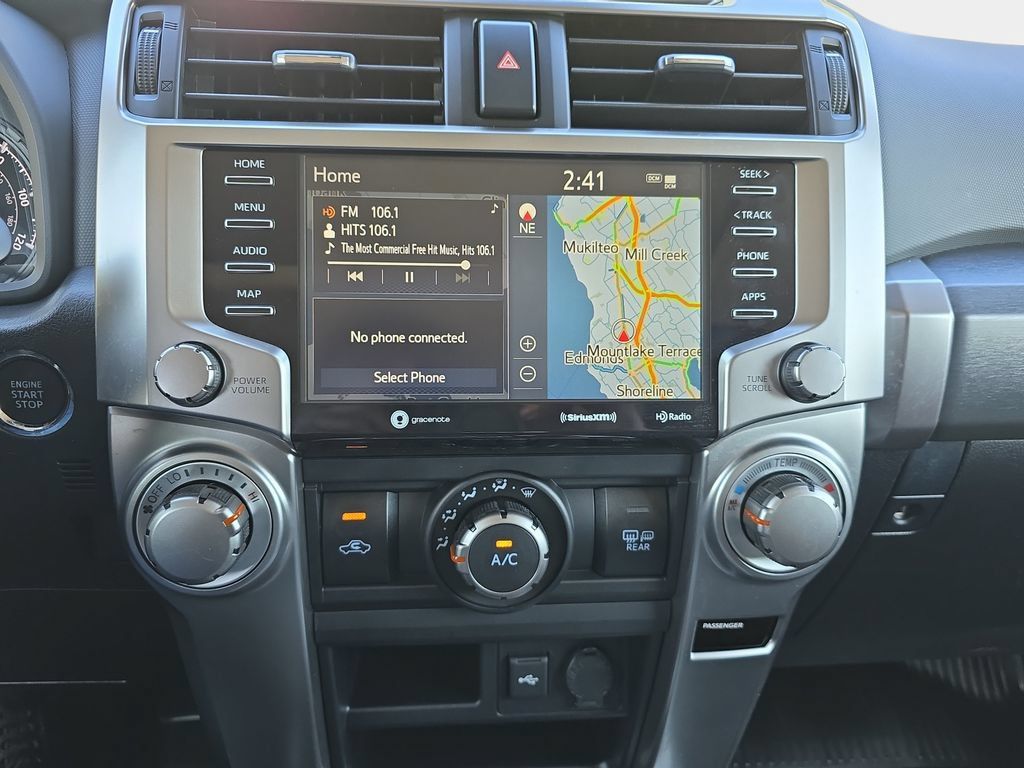 Used 2022 Toyota 4Runner SR5 Premium w/ Moonroof Package AWD/4WD image 23