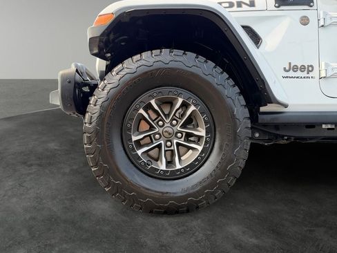 Used 2024 Jeep Wrangler Unlimited Rubicon 392 AWD/4WD image 4