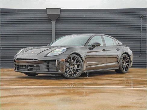 New 2025 Porsche Panamera 4 image 1