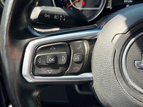 Used 2020 Jeep Wrangler Unlimited Sahara AWD/4WD image 19