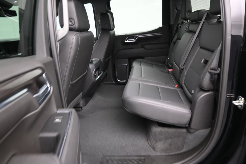 Used 2023 Chevrolet Silverado 1500 LTZ RWD image 14