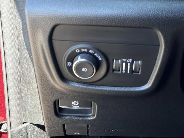 Used 2024 Jeep Grand Cherokee Limited w/ Luxury Tech Group II AWD/4WD image 27