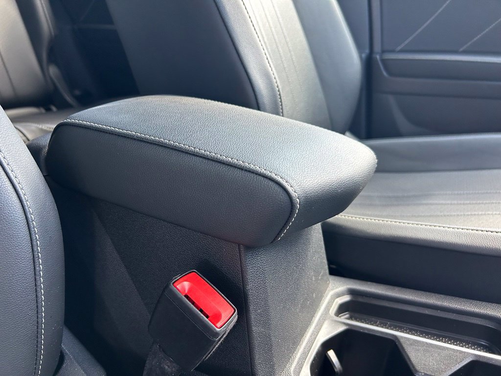 Certified 2023 Volkswagen Tiguan SE R-Line FWD image 39