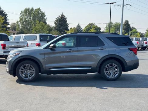 Used 2025 Ford Explorer Active w/ Active Comfort Package AWD/4WD image 4