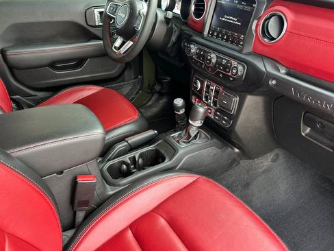 Used 2023 Jeep Wrangler Unlimited Rubicon 4xe image 17