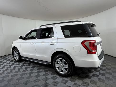 Used 2019 Ford Expedition XLT w/ Equipment Group 202A RWD image 3
