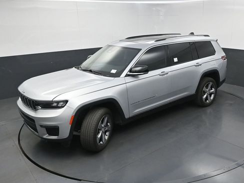 Used 2021 Jeep Grand Cherokee L Limited RWD image 38