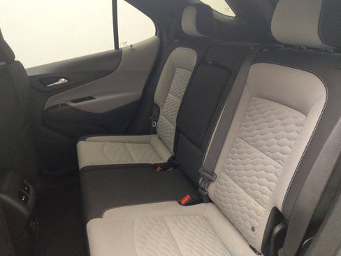 Used 2021 Chevrolet Equinox LT image 18