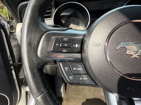 Used 2018 Ford Mustang Premium image 22