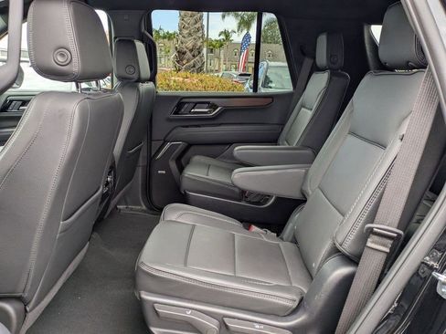 Used 2025 GMC Yukon Denali image 7