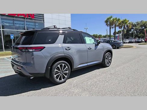New 2026 Nissan Pathfinder Platinum FWD image 31