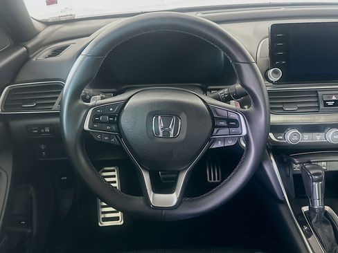 Used 2018 Honda Accord Sport image 17
