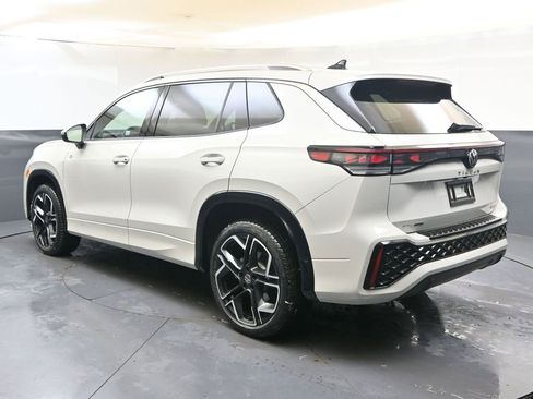 New 2026 Volkswagen Tiguan SEL R-Line image 3