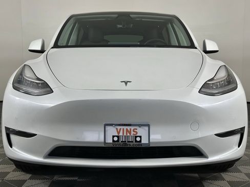 Used 2021 Tesla Model Y Long Range AWD/4WD image 19
